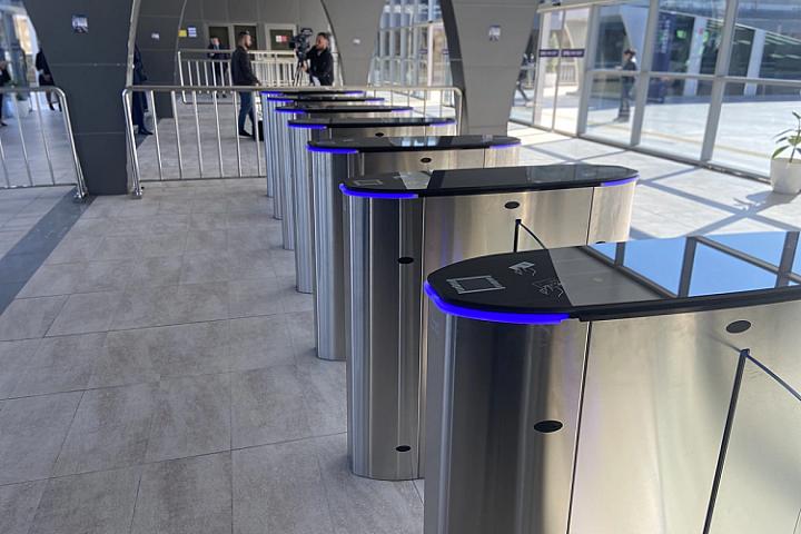 Bakı Dəmiryol Vağzalının turniketlərində