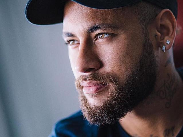 Neymar var-dövlətini nümayiş etdirdi - 