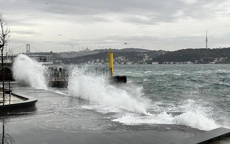 Türkiyədə fırtına həyatı iflic etdi - 