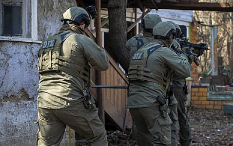 DTX xarici ölkəyə işləyən silahlı şəxsi 