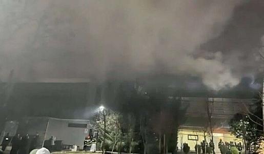 Tiflisdə ticarət mərkəzində güclü yanğın - 