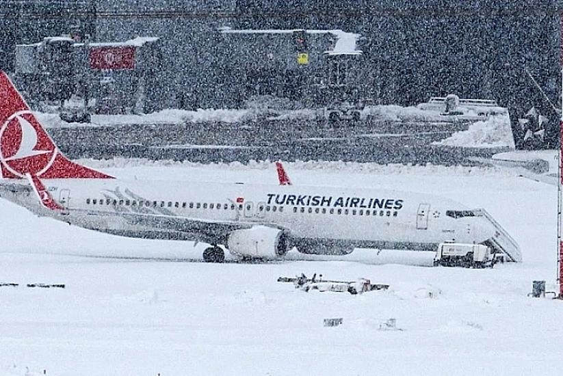 The number of canceled flights at Istanbul airports has risen to 124.