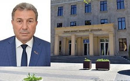 Gimnaziya direktoru kabinetində yaralandı - 