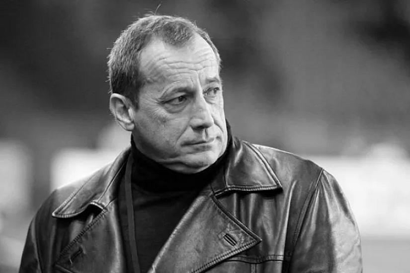 Klub prezidenti anasının dəfnində 