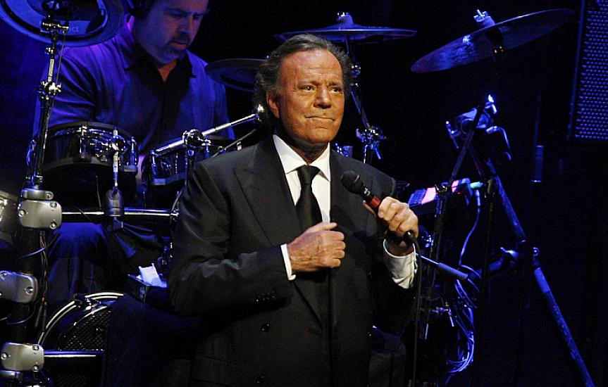 Xulio İqlesias cinsi zorakılıqda