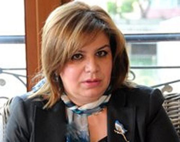 Sabiq deputat yağışda yolda qaldı, avtobus gəlmədi