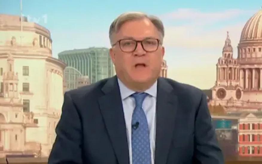 Aparıcı canlı yayımda çətin vəziyyətə düşdü - 