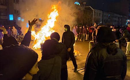 Sabiq nazir İranla bağlı Azərbaycana xəbərdarlıq edir