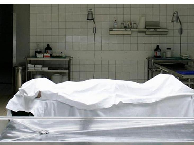 20 yaşlı qız sağ ikən 