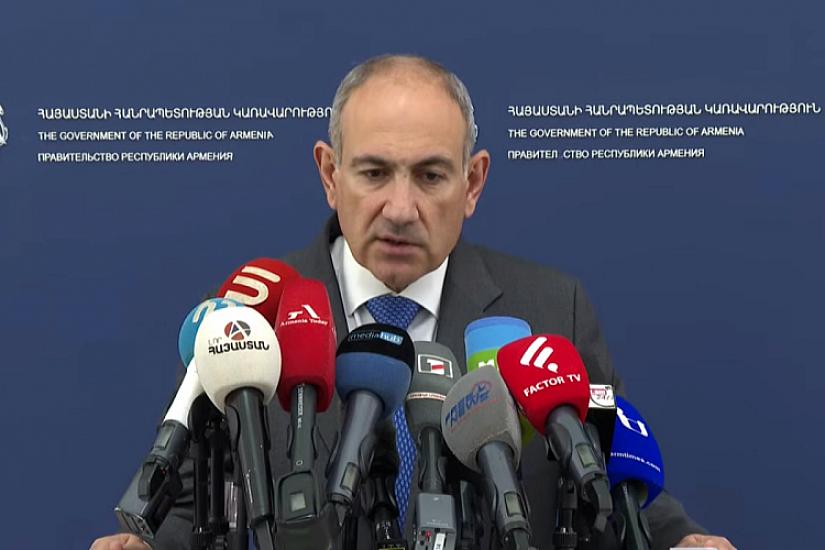 Paşinyan İran səfirinə 