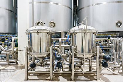 Kişi işdəki mikserə ilişib 