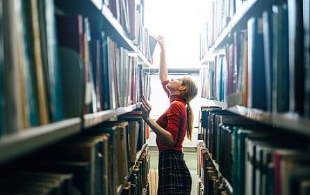 Kitab oxuyan dövlət işçilərinə ikiqat maaş veriləcək - 