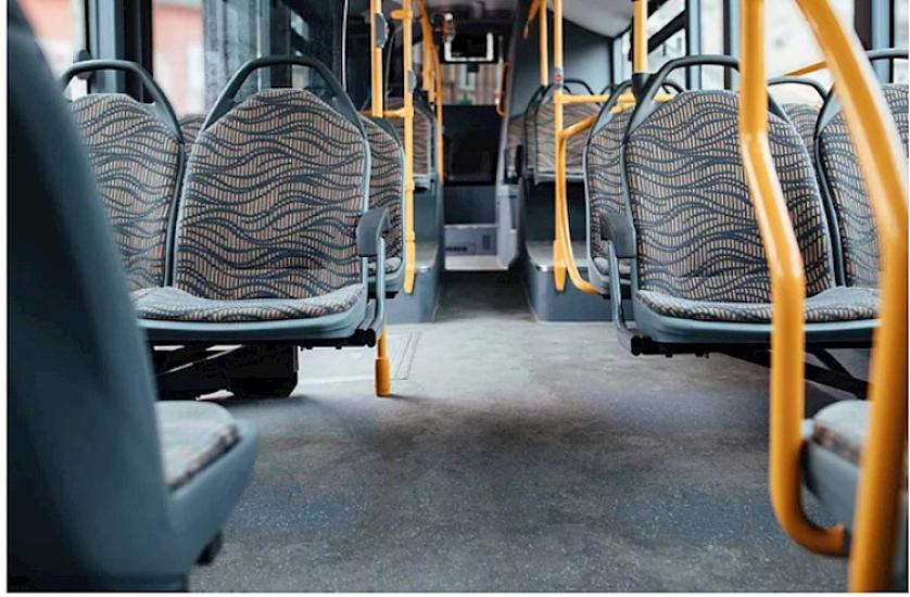 Sərnişin avtobusu yük maşını ilə toqquşdu - 