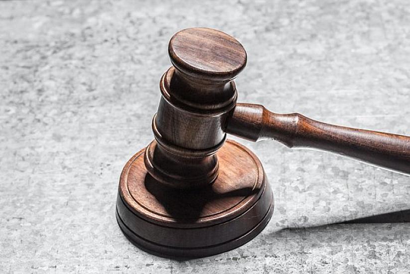 Ərinin qətlini təşkil edən qadına 