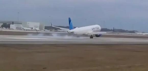 200 sərnişin daşıyan təyyarənin təkəri düşdü  – 