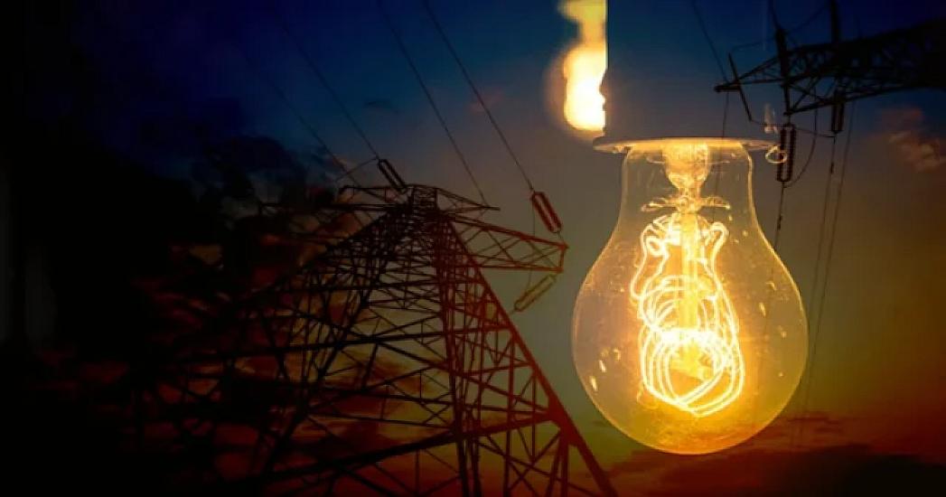 Yağan güclü qar səbəbindən 