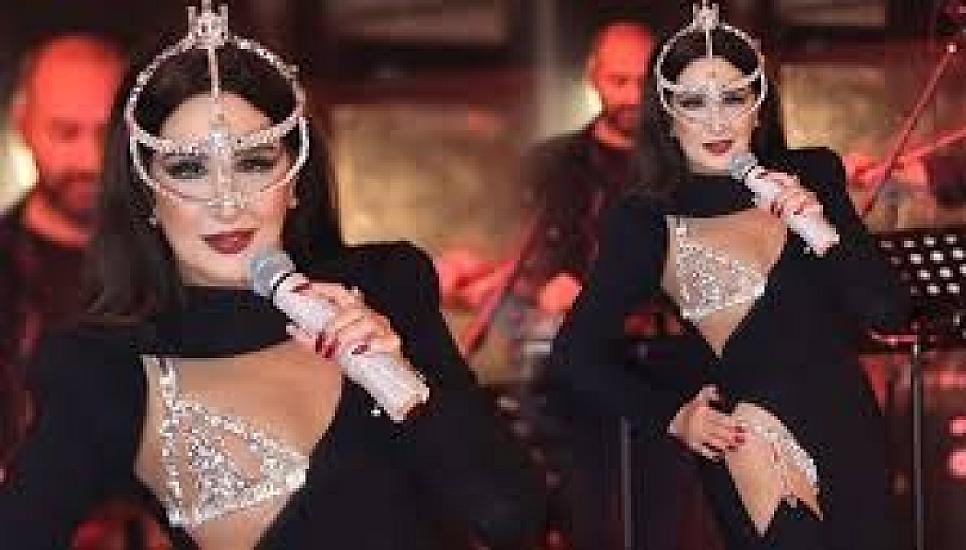 71-year-old Turkish singer sparked discussion with her outfit -