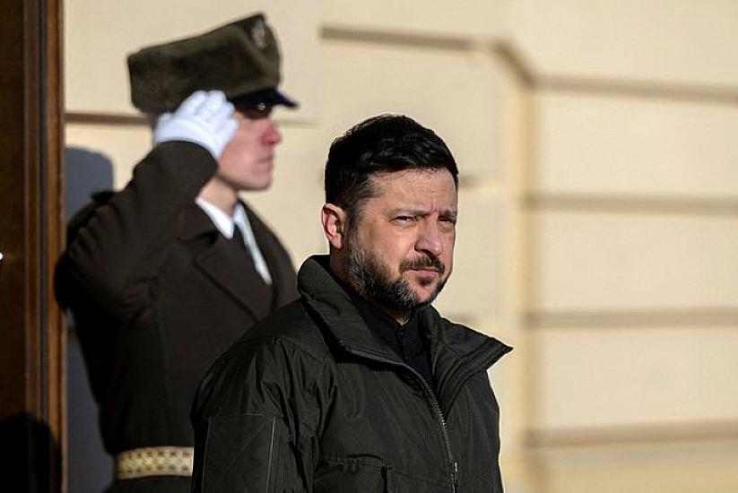 Zelenski Davosa səfərini 