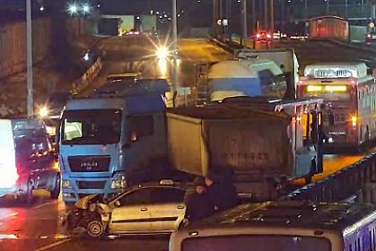 Bakıda bir yerdə eyni vaxtda üç qəza oldu -