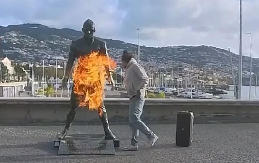 Ronaldonun heykəlini yandırdılar - 