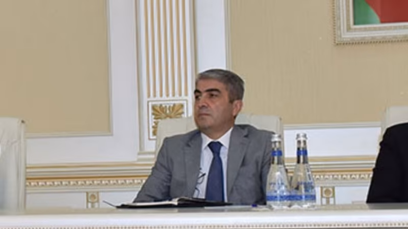 İcra başçısı müavinlərini 