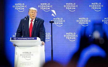 Tramp Makronun eynəyini ələ saldı - 