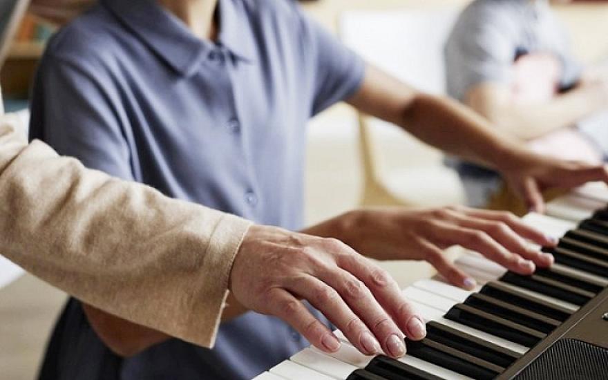 Uyğunsuz görüntüləri yayılan 