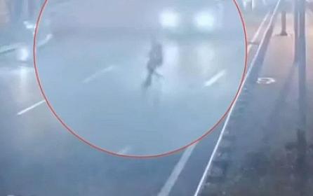 Bakıda qadının öldüyü hadisənin anbaan görüntüləri -