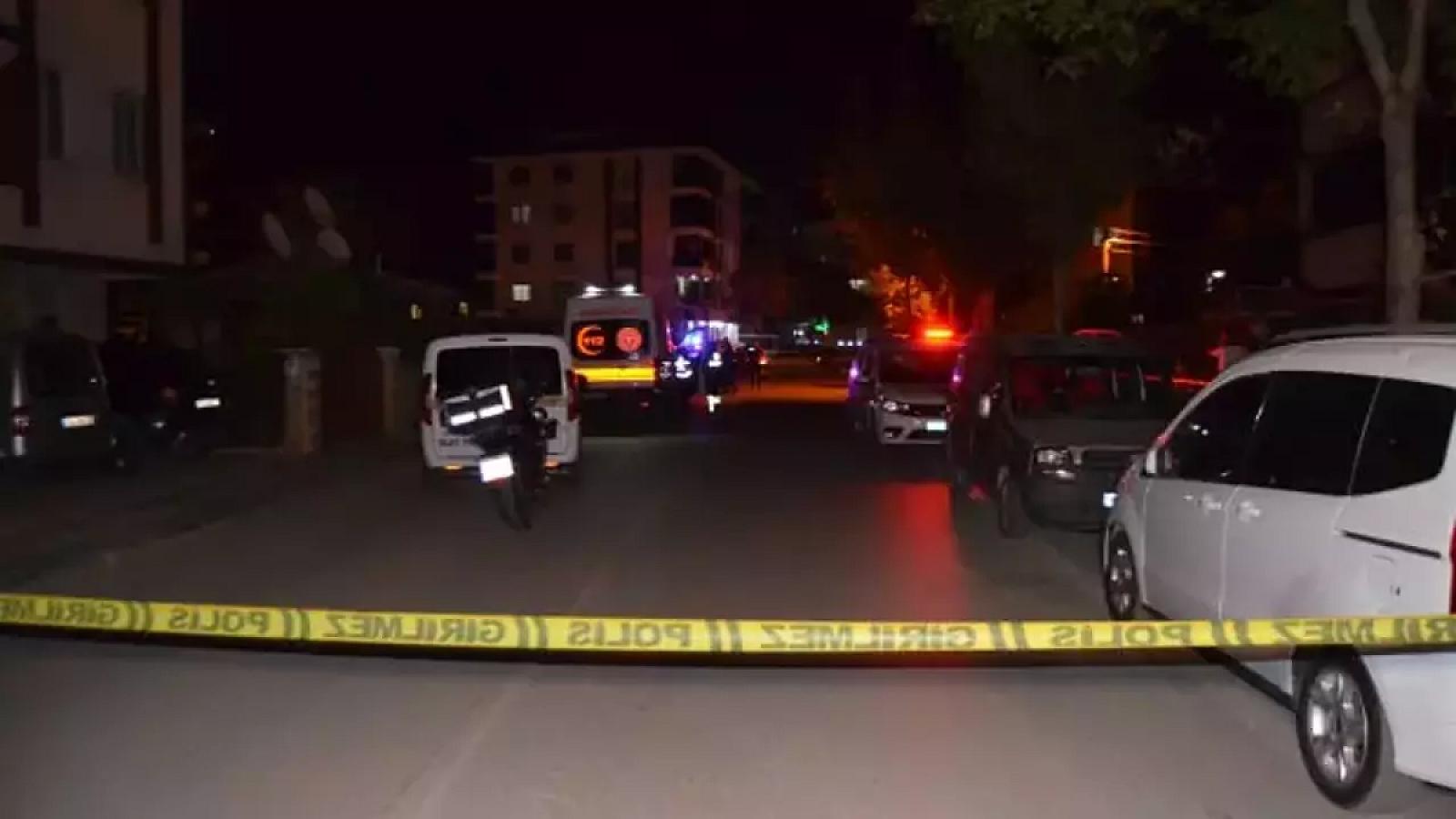 Kürəkənini güllələyərək 