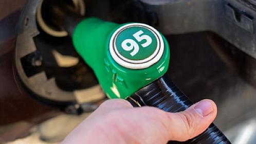 Premium benzinin idxal qiyməti ucuzlaşıb, pərakəndə satış qiyməti niyə ucuzlaşmır?