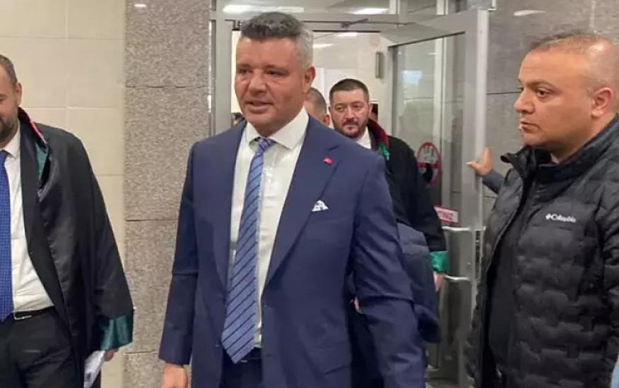 Он раскрыл свой ежемесячный доход -