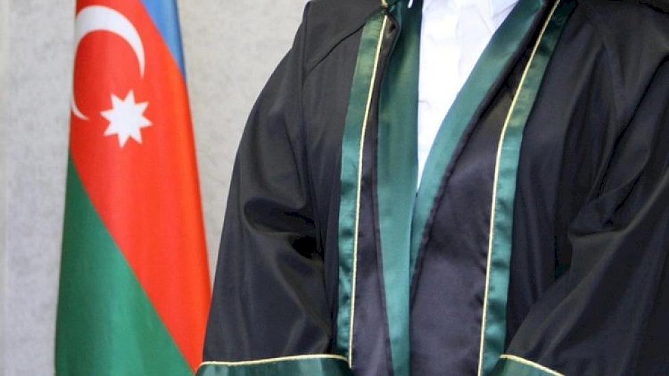 Saxta vəkil ifşa olundu, iki min manat 