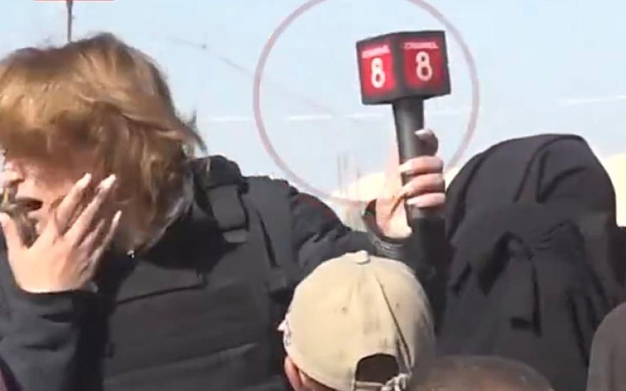 Türkiyəli jurnalisti daş-qalaq etdilər - 