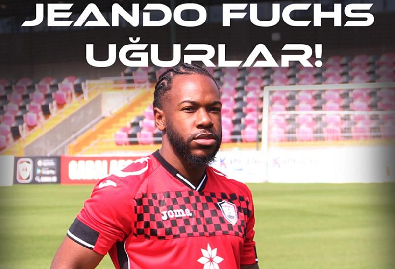 "Qəbələ" kamerunlu futbolçusu ilə