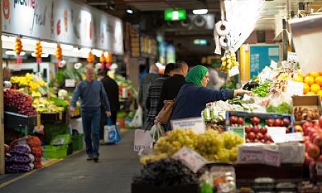 Bakıda bazardan 5400 manatlıq 