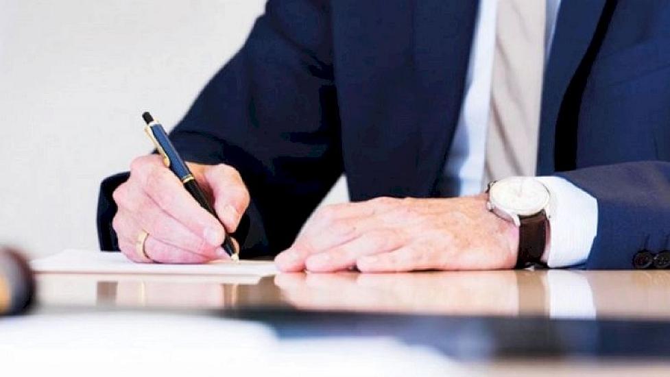 Nazirin işdən çıxardığı şəxs deputatın qohumu imiş - 