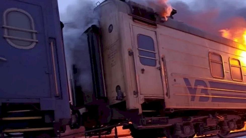 Rusiya Xarkovda sərnişin qatarına dronlarla 