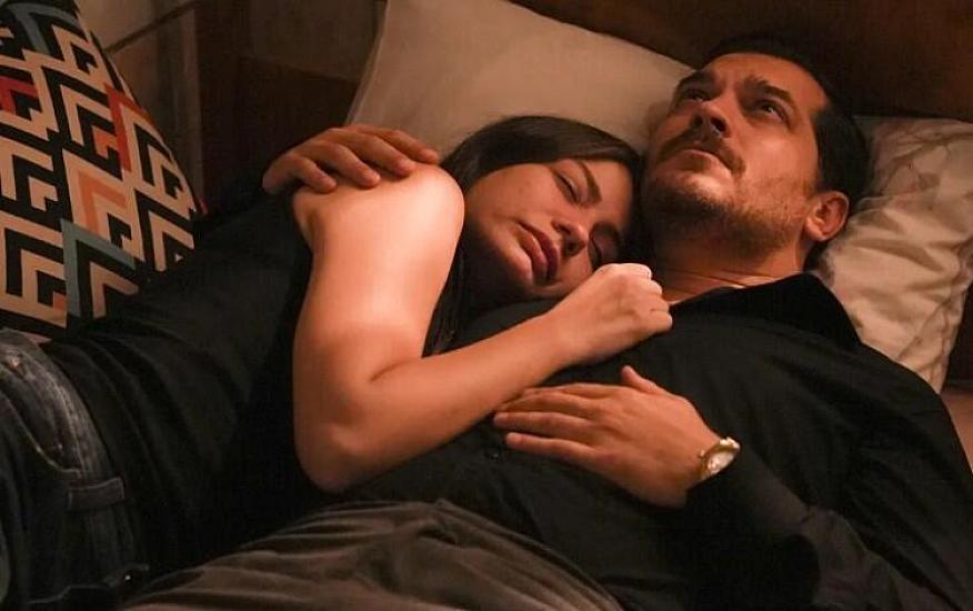 Sezen Aksu wrote a song for "Eşref Rüya"