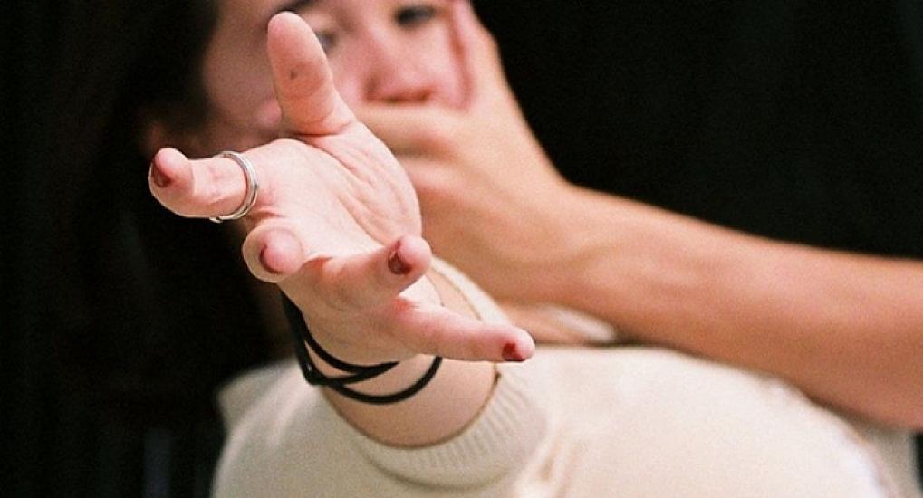 İnternetdə tanış olduğu qıza 