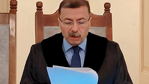 4 881 manat pensiyaya RAZI DEYİL - 