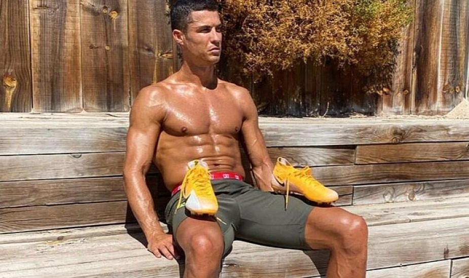 He stays healthy by doing this every morning - Ronaldo's morning routine