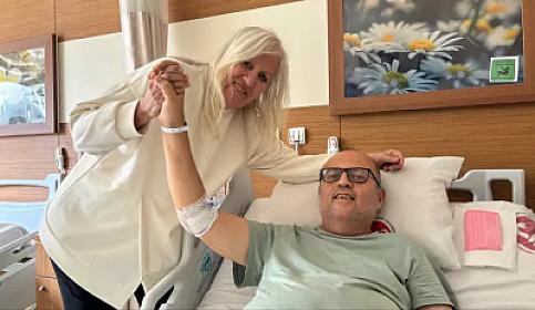 Ana 55 yaşlı oğluna böyrəyini bağışladı - 