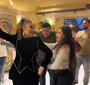 "Komedixana" aktyorları ilə Əməkdar artistin rəqsi GÜNDƏM OLDU - 