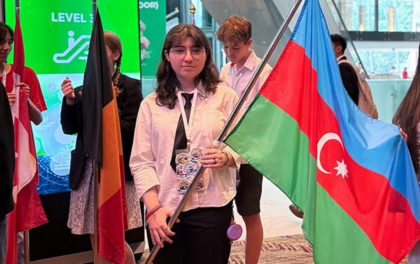 Aygün Bəylərin qızı beynəlxalq yarışda medallar qazandı - 