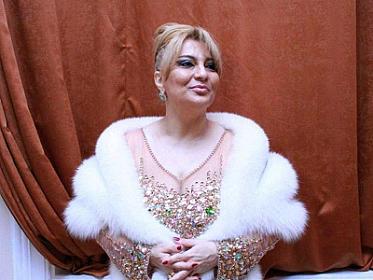 Əməkdar artistin canlı ifası və köhnə geyimi MÜZAKİRƏ YARATDI - 