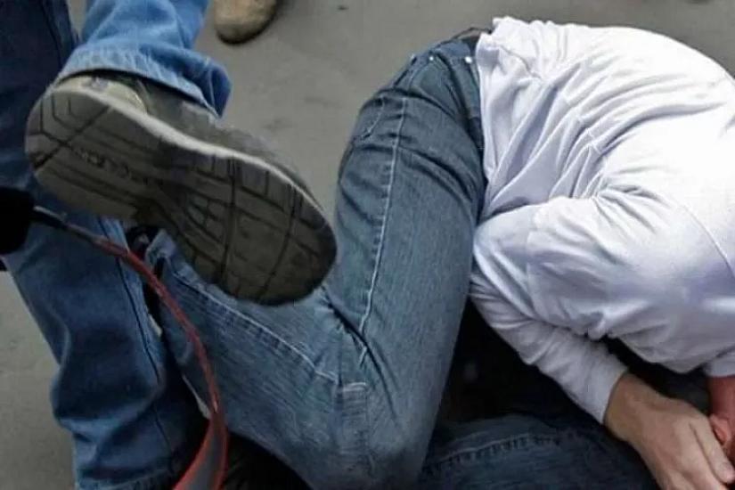 Şirkət sədri aylıq ödənişləri etməyən sakini vəhşicəsinə döydü - 