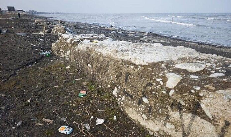 Xəzər geri çəkildi, nəhəng beton bünövrələr üzə çıxdı