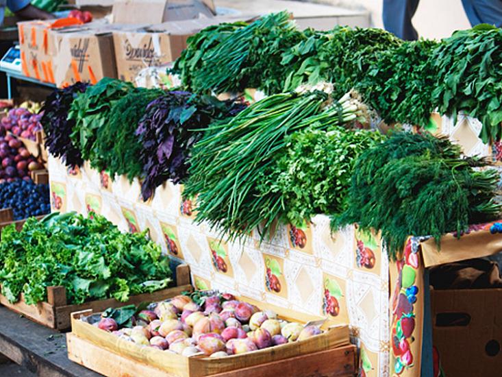 Greens have started to be sold by weight in Baku.