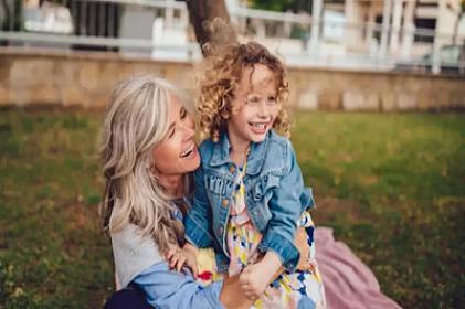 Nəvələrlə ünsiyyət beynin gənc qalmasına