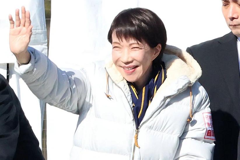 Yaponiyanın Baş naziri seçki kampaniyası zamanı 